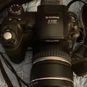 Fujifilm S5100 Digital Camera - Black For Repair- read details